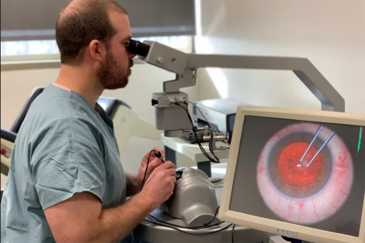 Simulador de realidade virtual para cirurgia oftalmológica - Civiam