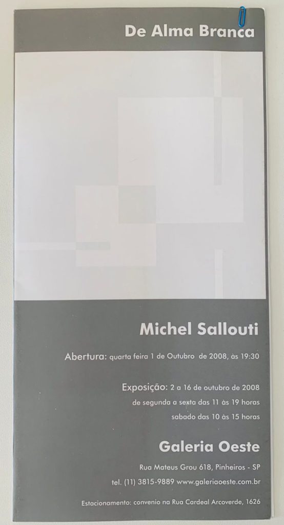Foto de um folheto de divulgação de uma exposição.