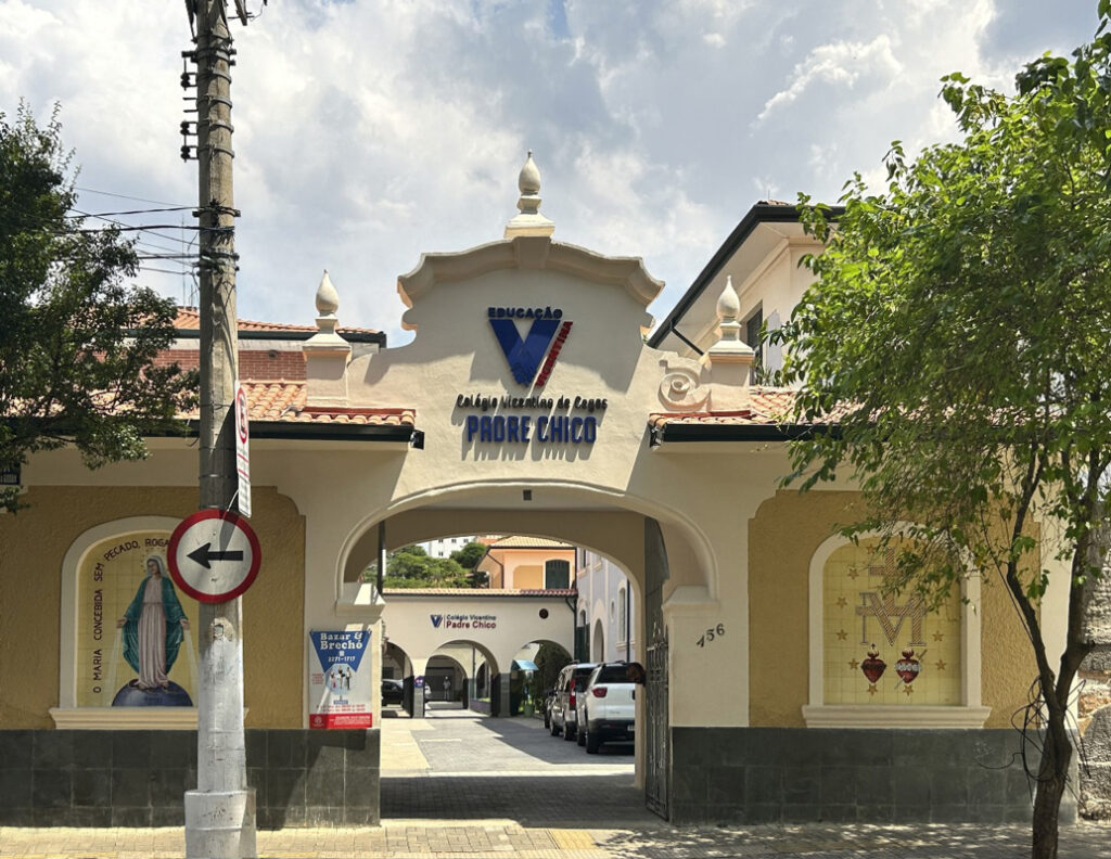 Foto da fachada do Colégio Vicentino de Cegos Padre Chico