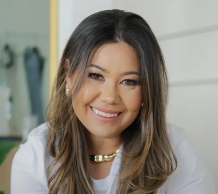 Foto de Valéria sorrindo